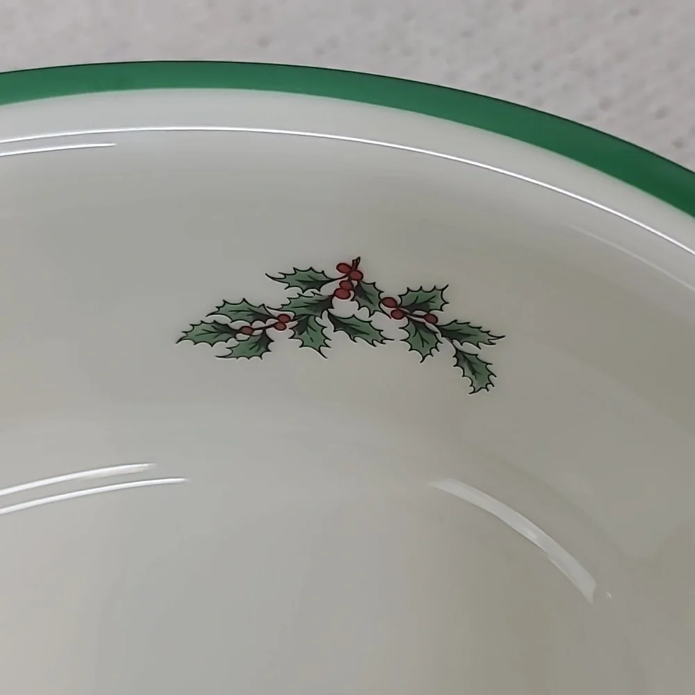 Spode 2000 Vintage Christmas Tree Oven to Table Oval Rimmed Dish in White/Green